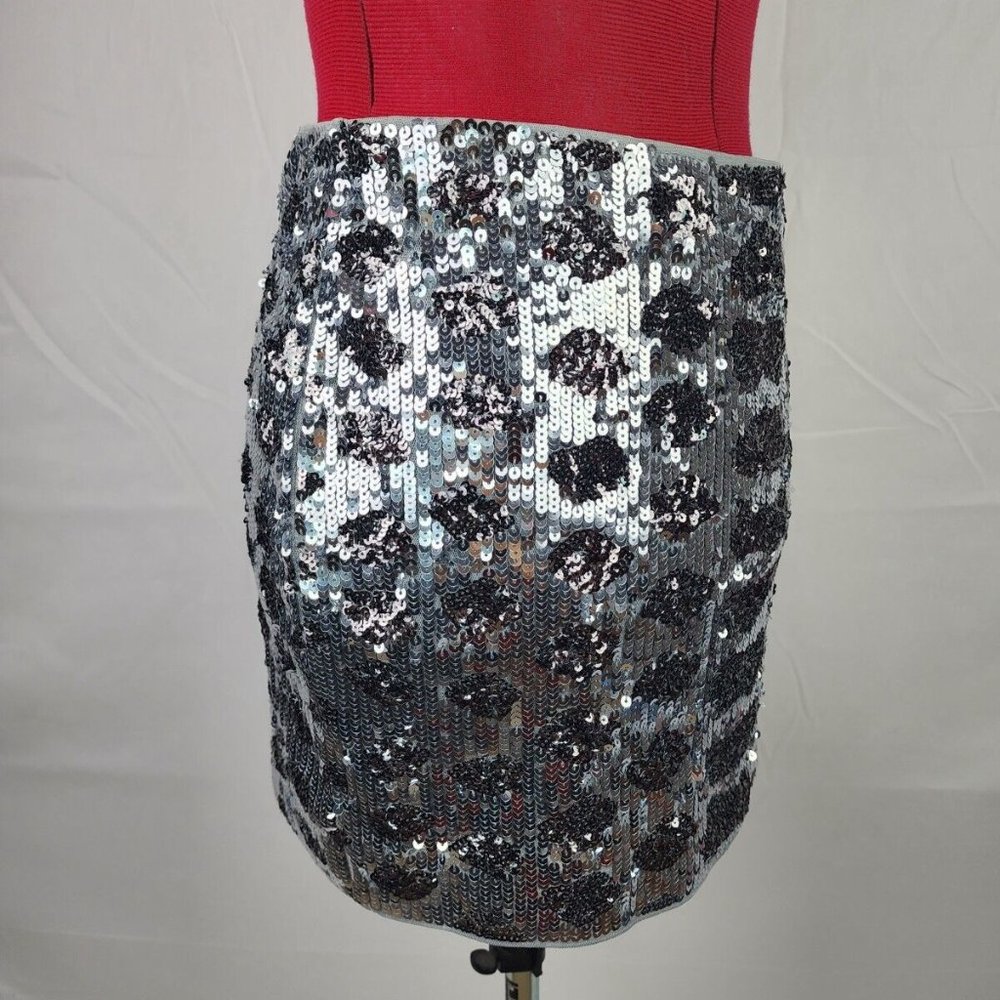 EXPRESS Silver & Grey Sequined Mini Stretchy Bodycon Short Skirt w/ Liner - XS - Picture 2 of 7